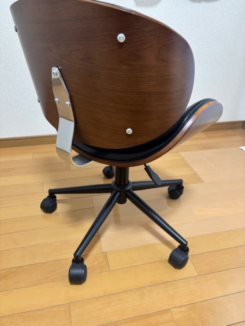 送料無料！ ノースチェア　高さ調節可能