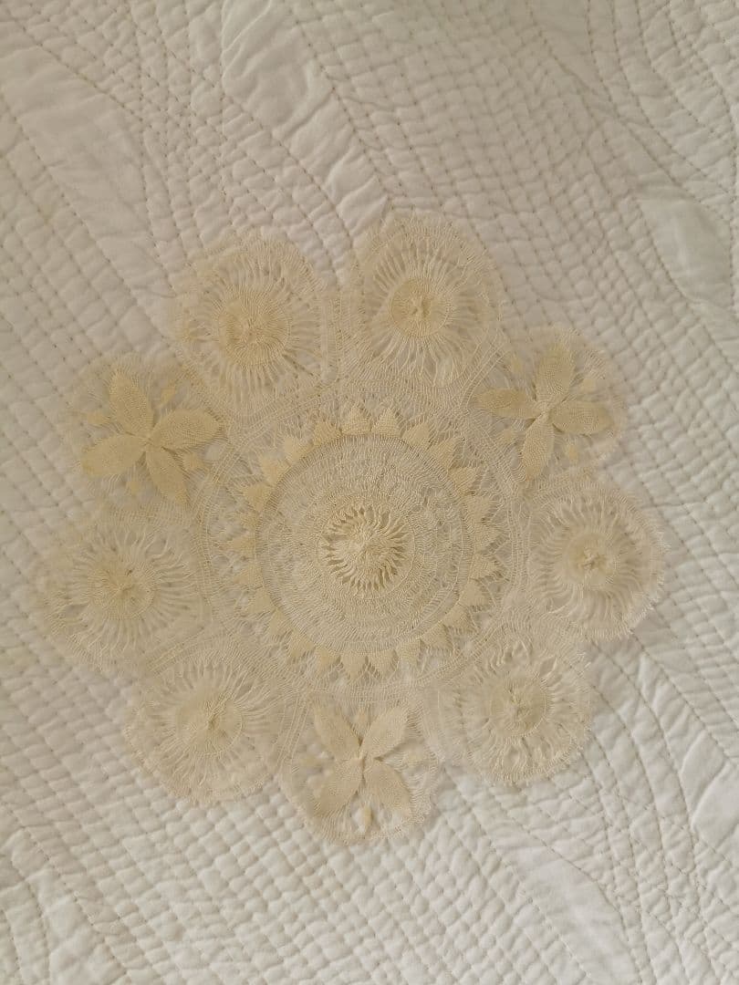 アンティーク テネリフレース 超極細糸 向日葵と太陽と花 アイボリー線状ドイリー