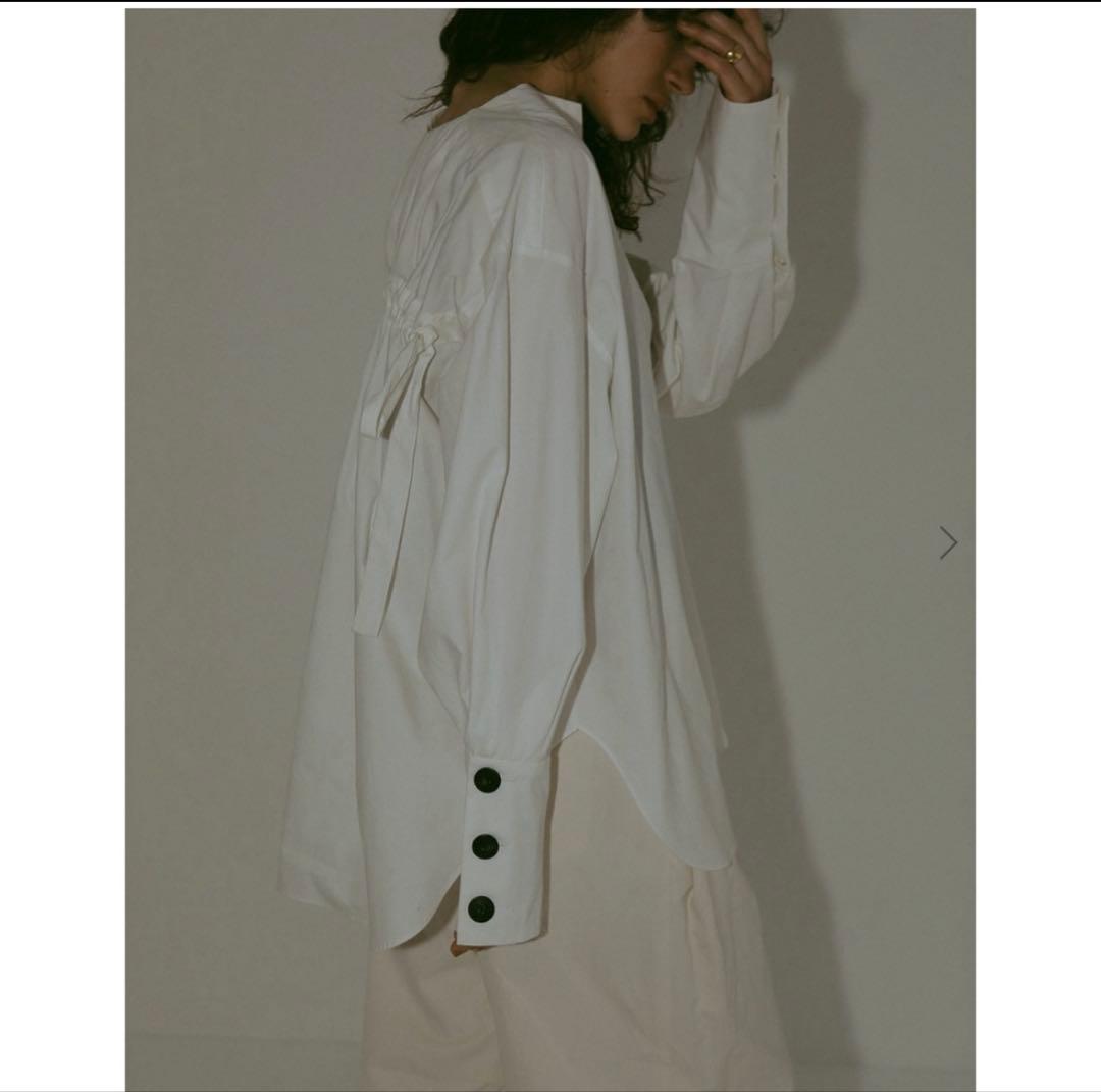 【未使用・タグ付】HER. バックギャザーブラウス 2024SS