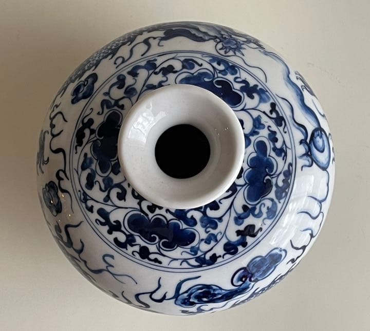 龍　壺　大清雍正年製　アンティーク　開運　ツボ　花瓶