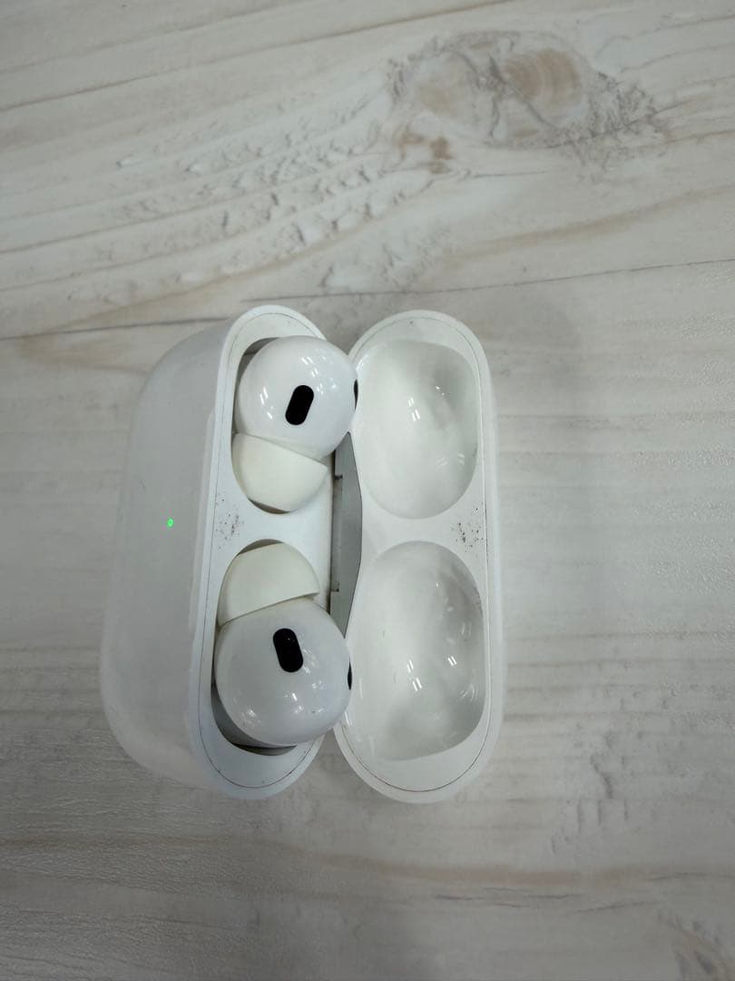 AirPods Pro 第2世代（Lightning、ワイヤレス）中古 本体