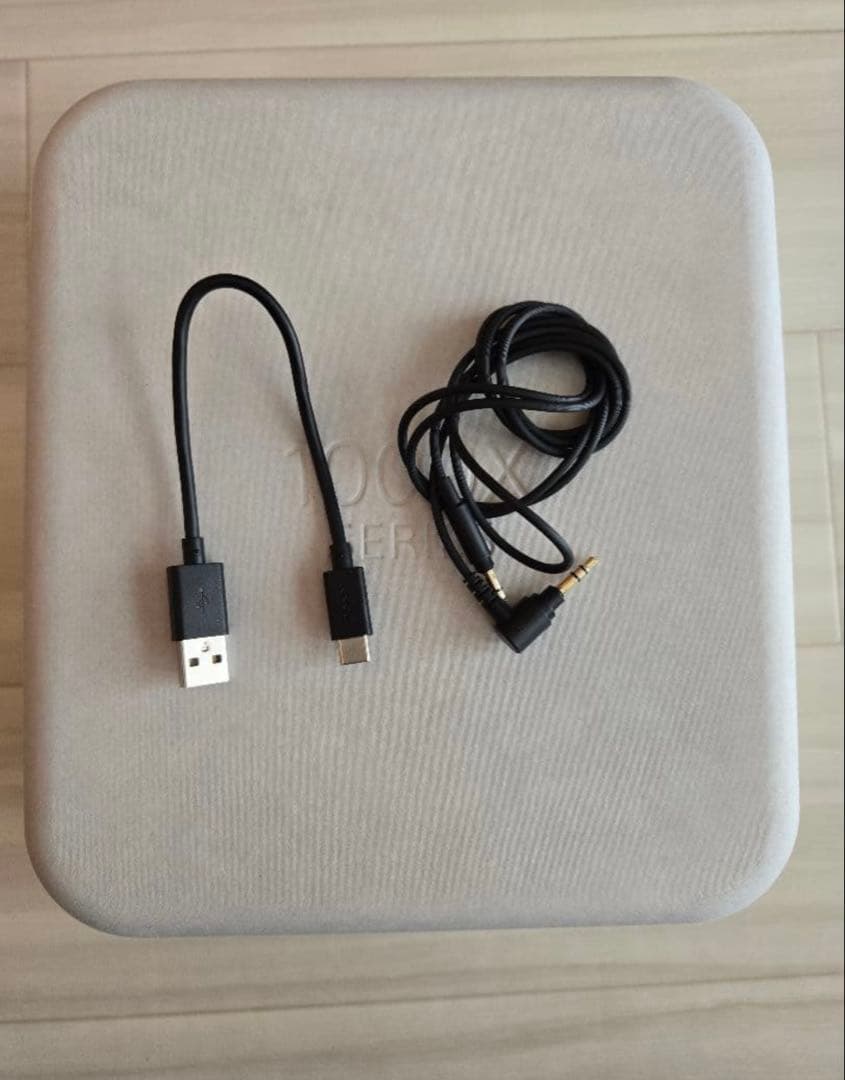 【美品】ソニーワイヤレスノイズキャンセリングヘッドホン WH-1000XM5