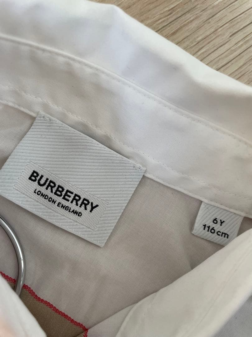 Burberry ストライプ柄シャツ　6y=116㎝