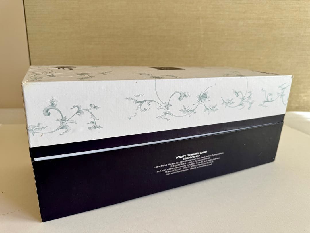 【新品】Minh Long I 蓮の花柄 陶磁器花瓶 ベトナム製 限定品ミンロン