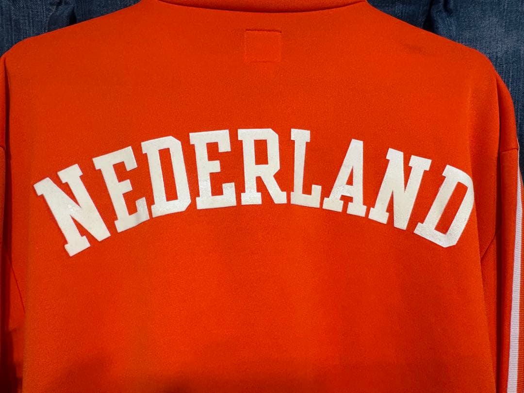 新古品adidas オレンジ　オランダ　トラックジャケット　Mサイズ