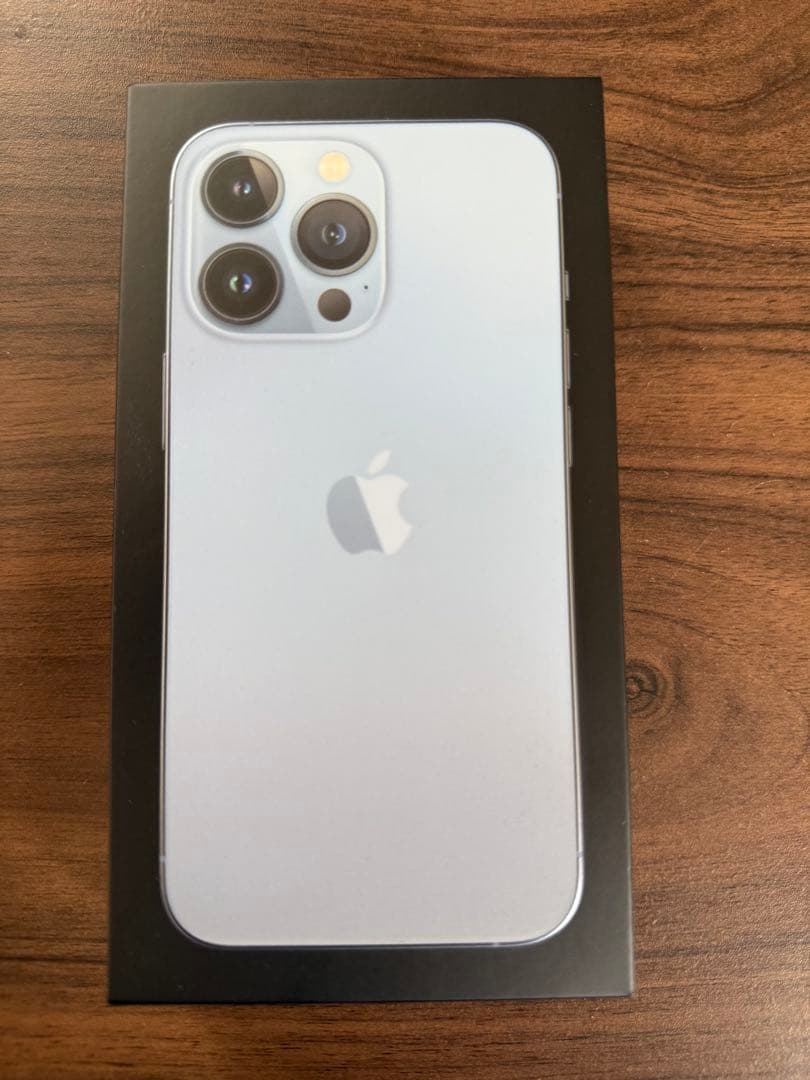 Y*I様 iPhone13 pro 256GB シエラブルー　未開封　純正レザー