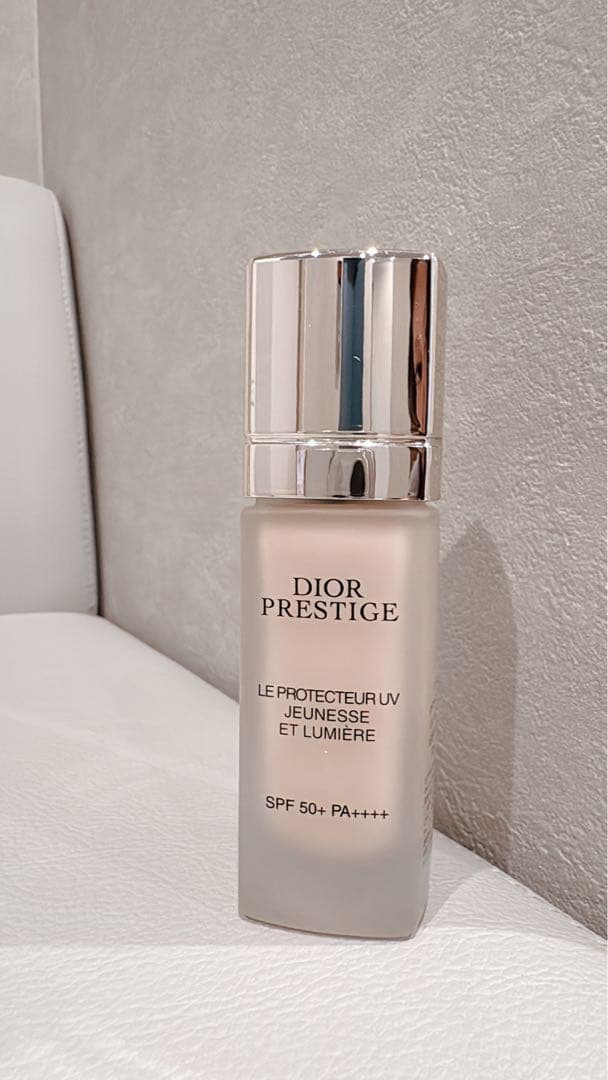 ディオールプレステージホワイトルプロテクターUVルミエールBB 01