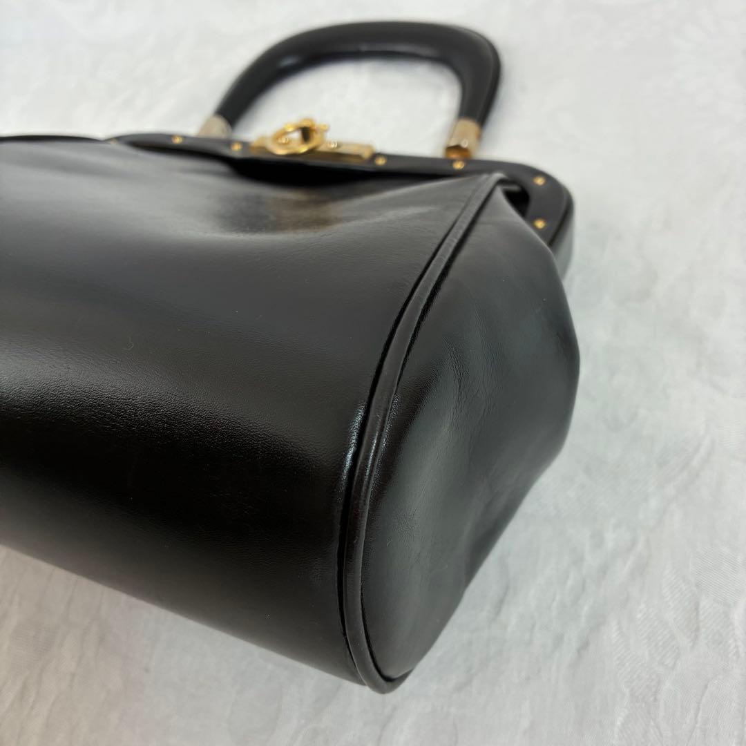 【RobertadiCamerino】レザー がま口 ワンハンドル ハンドバッグ