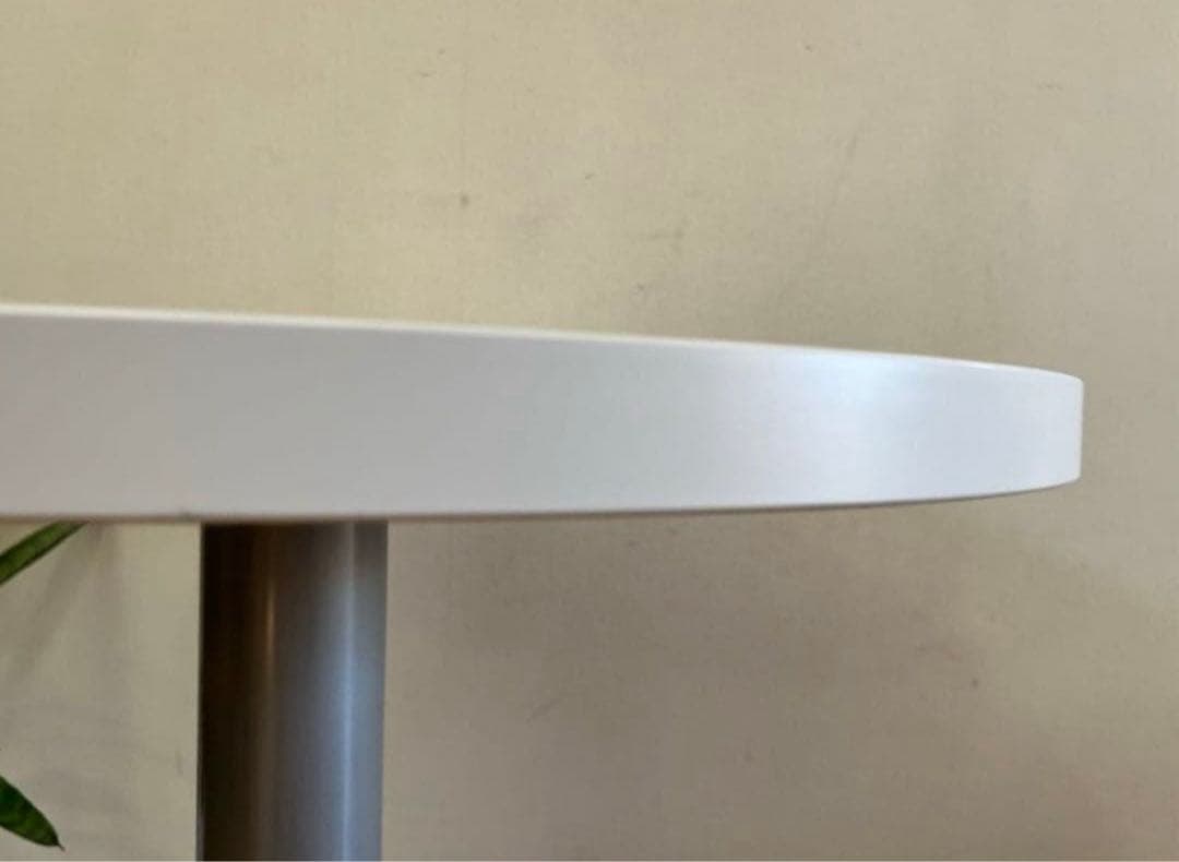 クレス　ラウンドサイドテーブル　φ600 白　5.1万　展示品　モダン