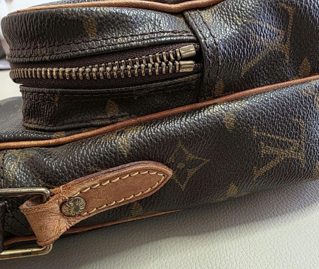 Louis Vuitton ルイヴィトン アマゾン モノグラム ショルダーバッグ