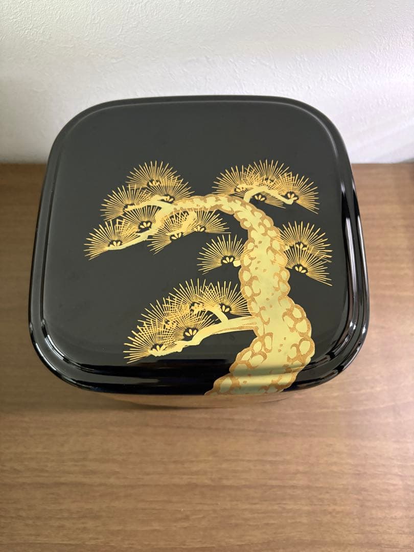 漆器 重箱 金色の松の木の模様 箱付き　会津形