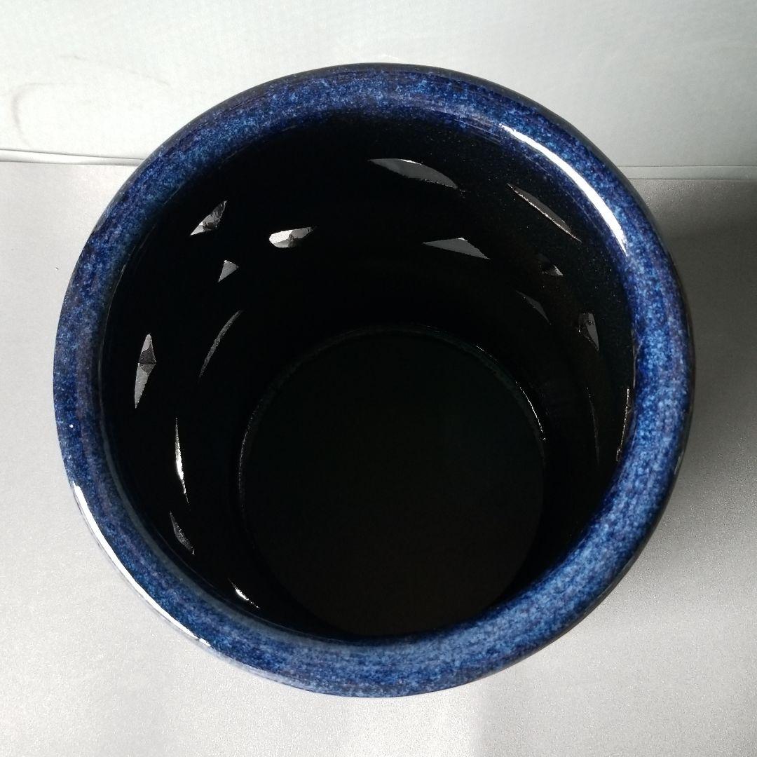 信楽焼傘立て  台形唐草透かし彫 高さ４０cm