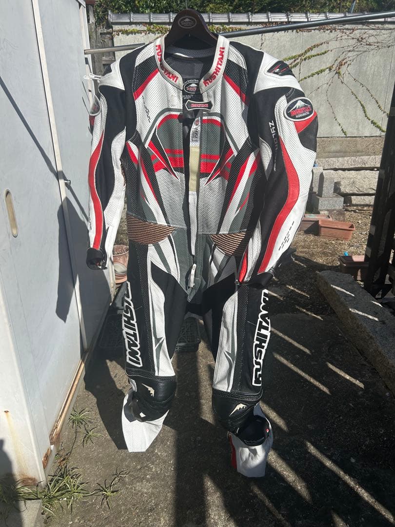 クシタニ　ハイエモーションスーツ