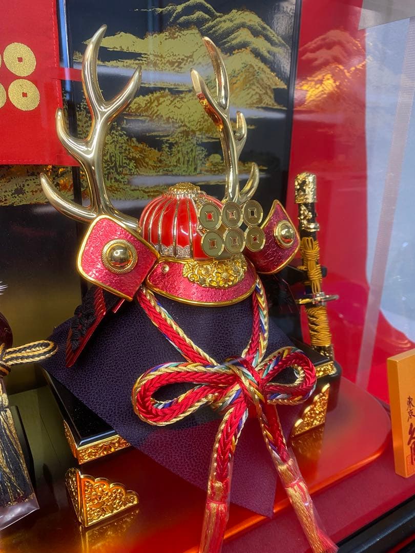 真田幸村公之兜　東京久月　五月人形　家紋付き兜飾り　オルゴール付きガラスケース入