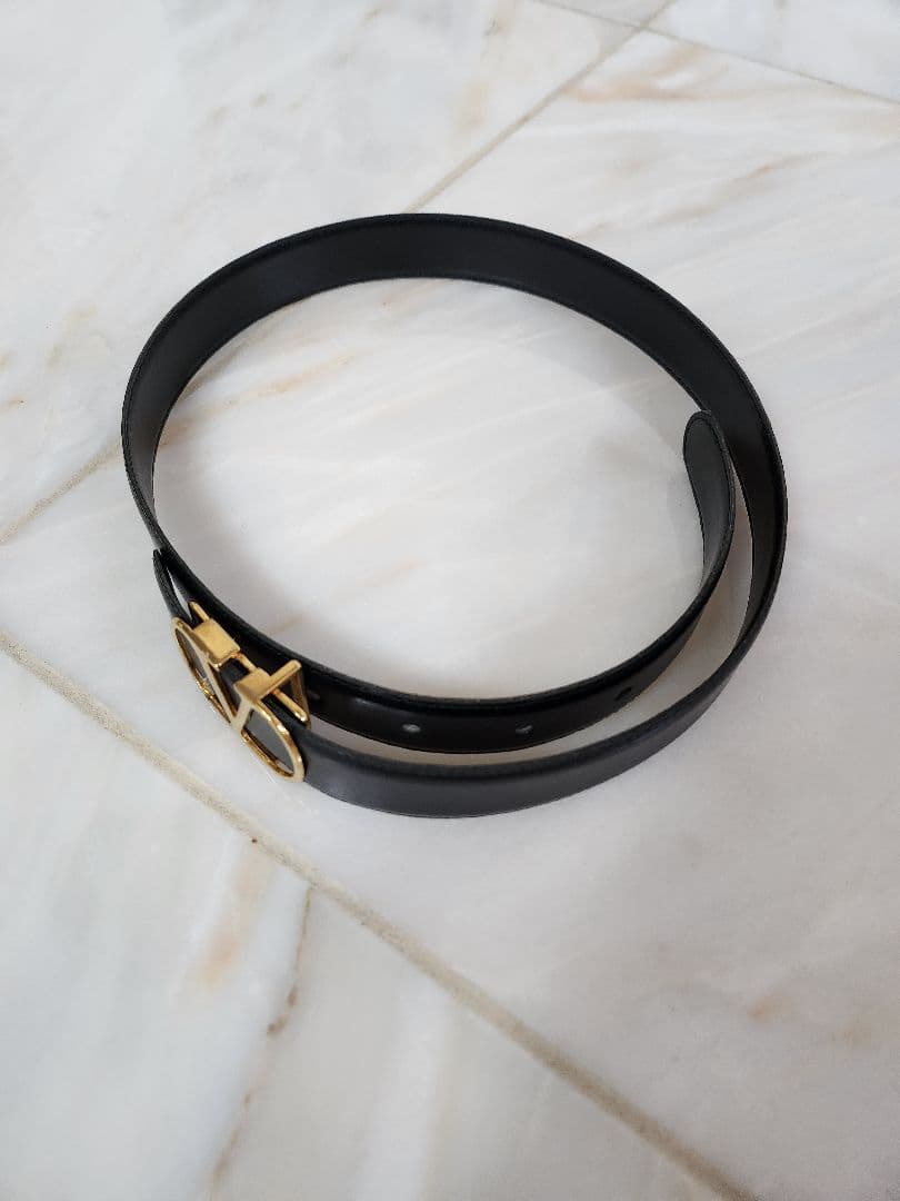 専用ですバレンティノブラックレザー Vロゴバックル ベルト