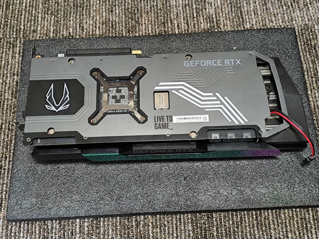 ZOTAC GAMING GeForce RTX 3070 Ti（外箱破れあり）