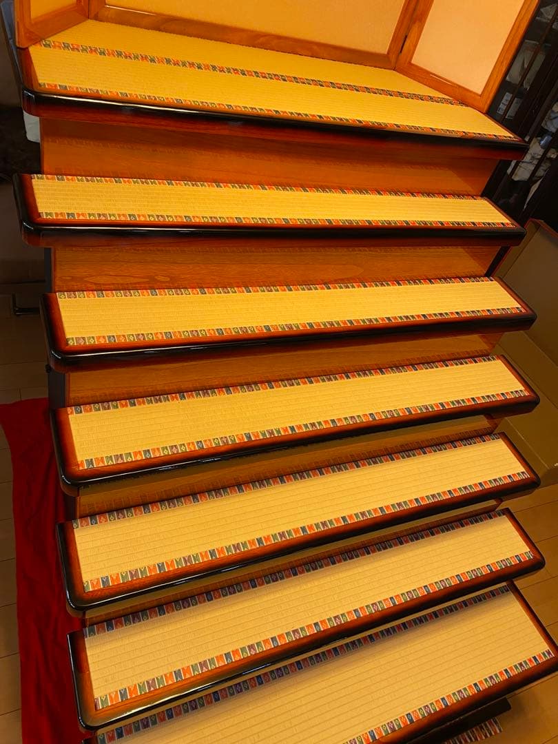 京都 雛人形 7段飾り　曽根人形　県知事賞　本物十二単　西陣織本刺繍金彩装飾