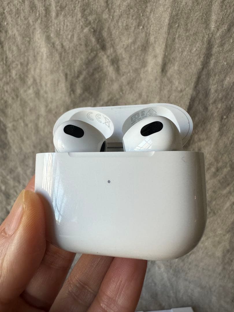 Apple AirPods第3世代 本体/未使用付属充電ケーブル/本革ケース付き