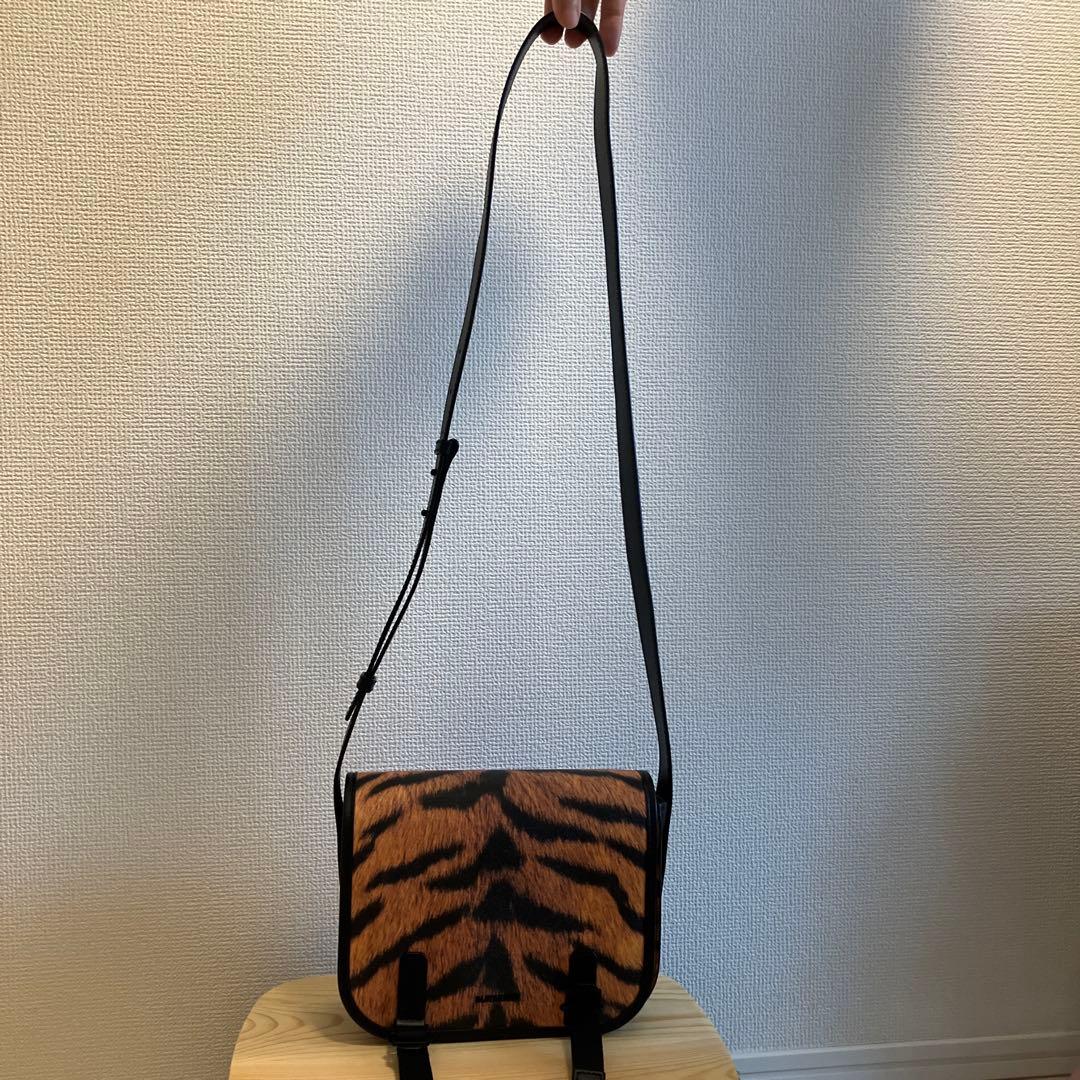 【希少】Burberry ショルダーバッグ 虎柄 タイガー