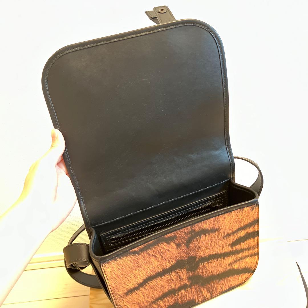 【希少】Burberry ショルダーバッグ 虎柄 タイガー