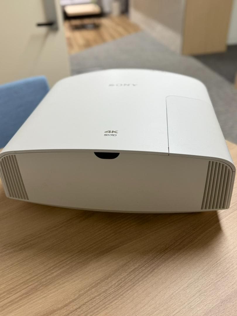 SONY　VPL-VW245　 4Kプロジェクター 本体