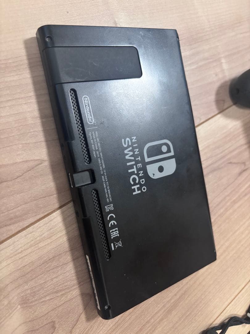 Nintendo Switch 本体 ジョイコンなし
