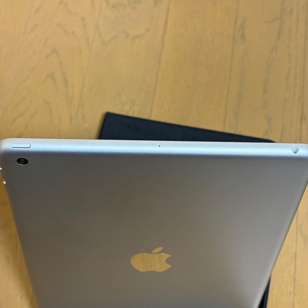iPad シルバー 第９世代６４GB本体wi-fiモデル、バッテリー98％