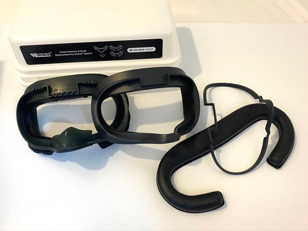 その他  Quest2 64GB + Elite Strap