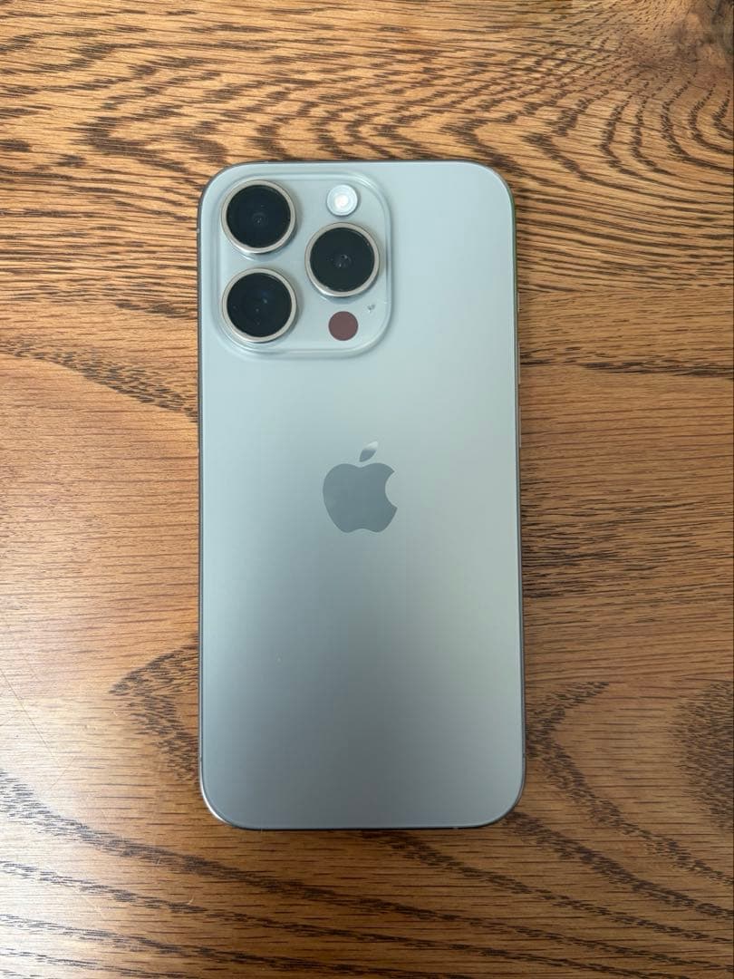 iPhone 15 Pro ナチュラルチタニウム128GB simフリー