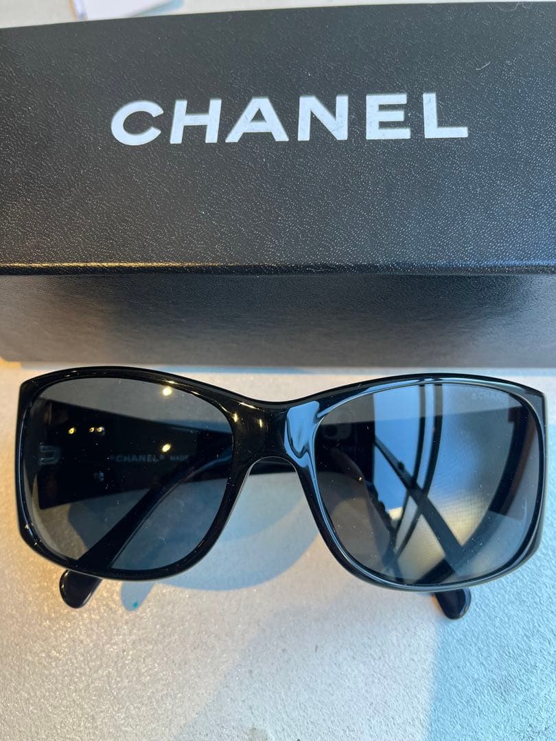 【新品未使用】CHANEL ココマーク　パール　ブラックサングラス