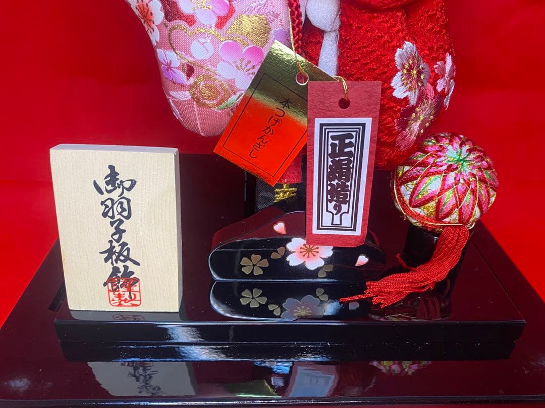 羽子板振袖金彩×かのこ刺繍アクリルケース１０号・間口約２６×奥約２１×高約４７㎝