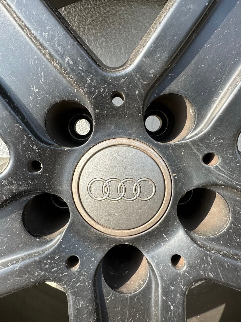 リタイヤ組　アウディQ5 20インチタイヤホイール