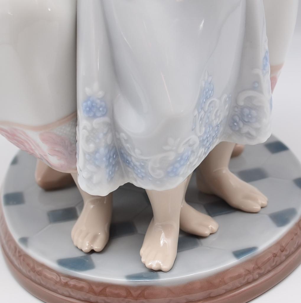 やさしさ　＃1527　★リヤドロ　スペイン　ポーセリン　光沢仕上げ　箱付き　絶版