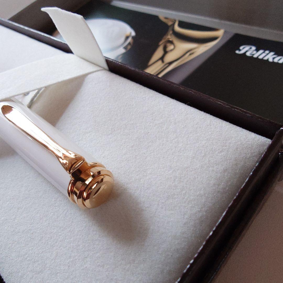 Pelikan 万年筆 M600 レッドホワイト スーベレーン F細字