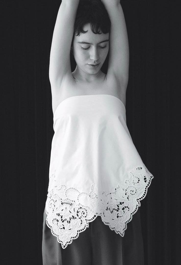 【完売】venica Scallop embroidery scarf