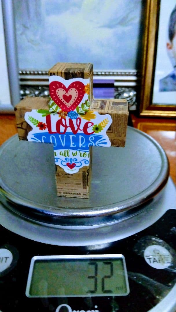 入手困難.ペテロの置物．高さ15センチ位．十字架付きます