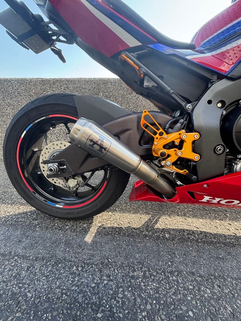 CBR1000RR-R用 ARROW チタン スリップオンマフラー