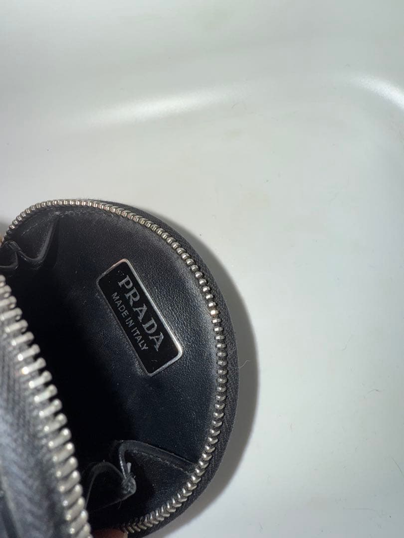 【希少】PRADA ブラック ラウンドケース