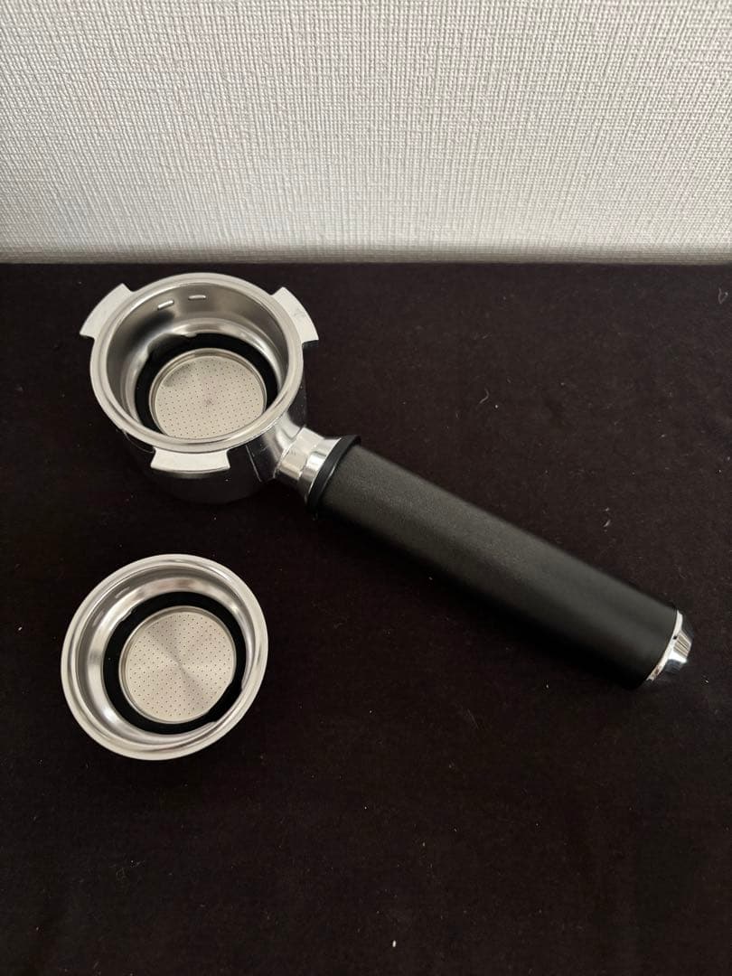 【アナ】付属品一部未使用・ボトムレスフィルター+オマケ付】デロンギデディカ