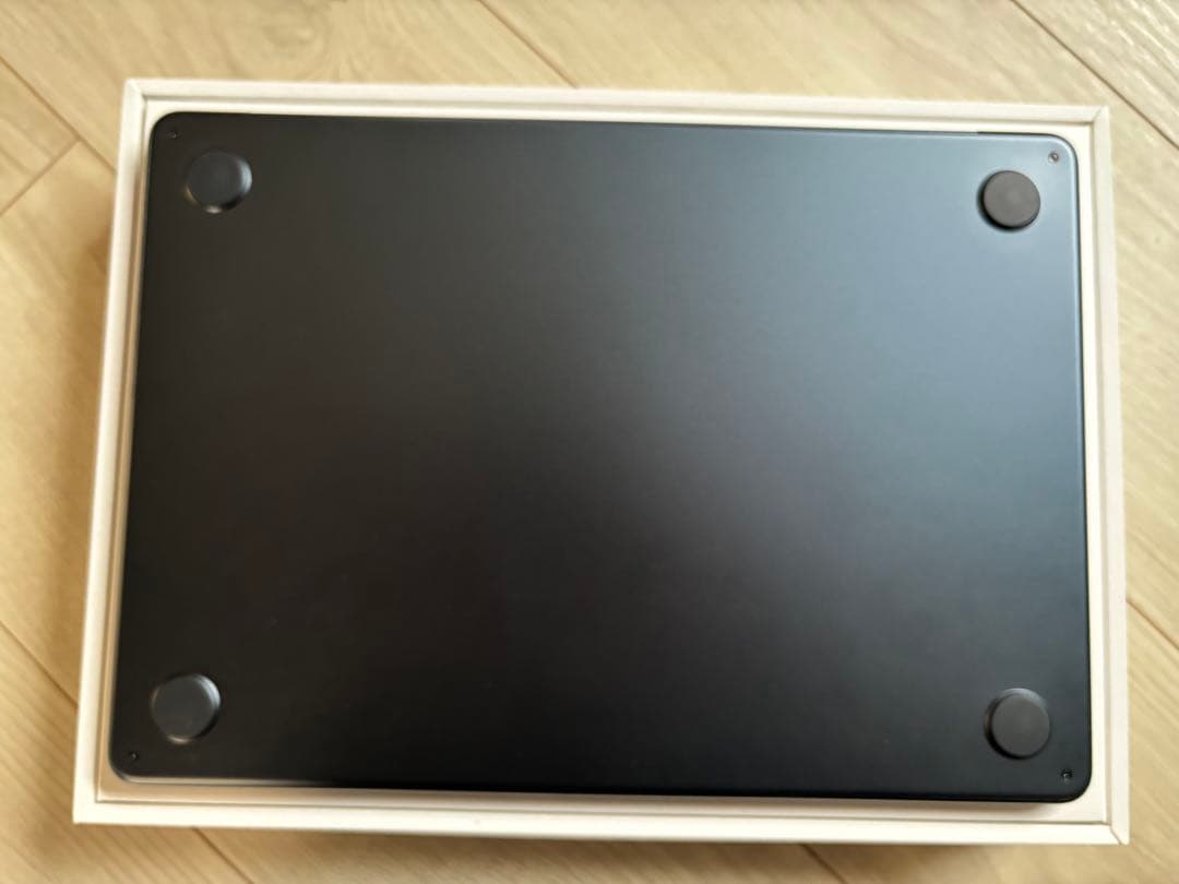 【充放電8回】MacBook air M2 13インチ