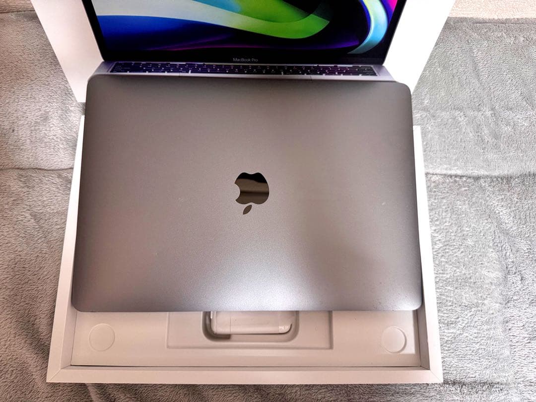 ［美品］［即日発送］macbook pro 13インチ スペースグレイ