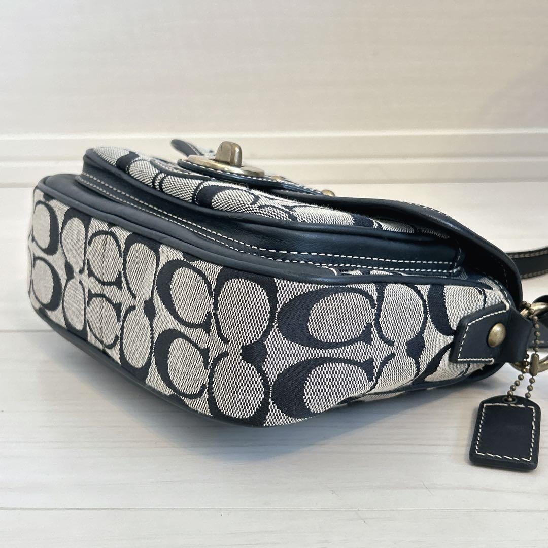 希少 COACH ショルダーバッグ シグネチャー ターンロック クロスボディ