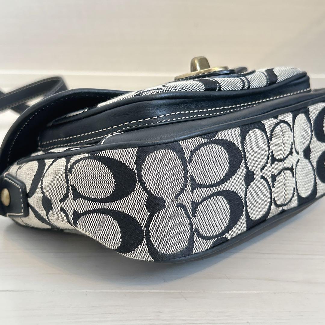 希少 COACH ショルダーバッグ シグネチャー ターンロック クロスボディ
