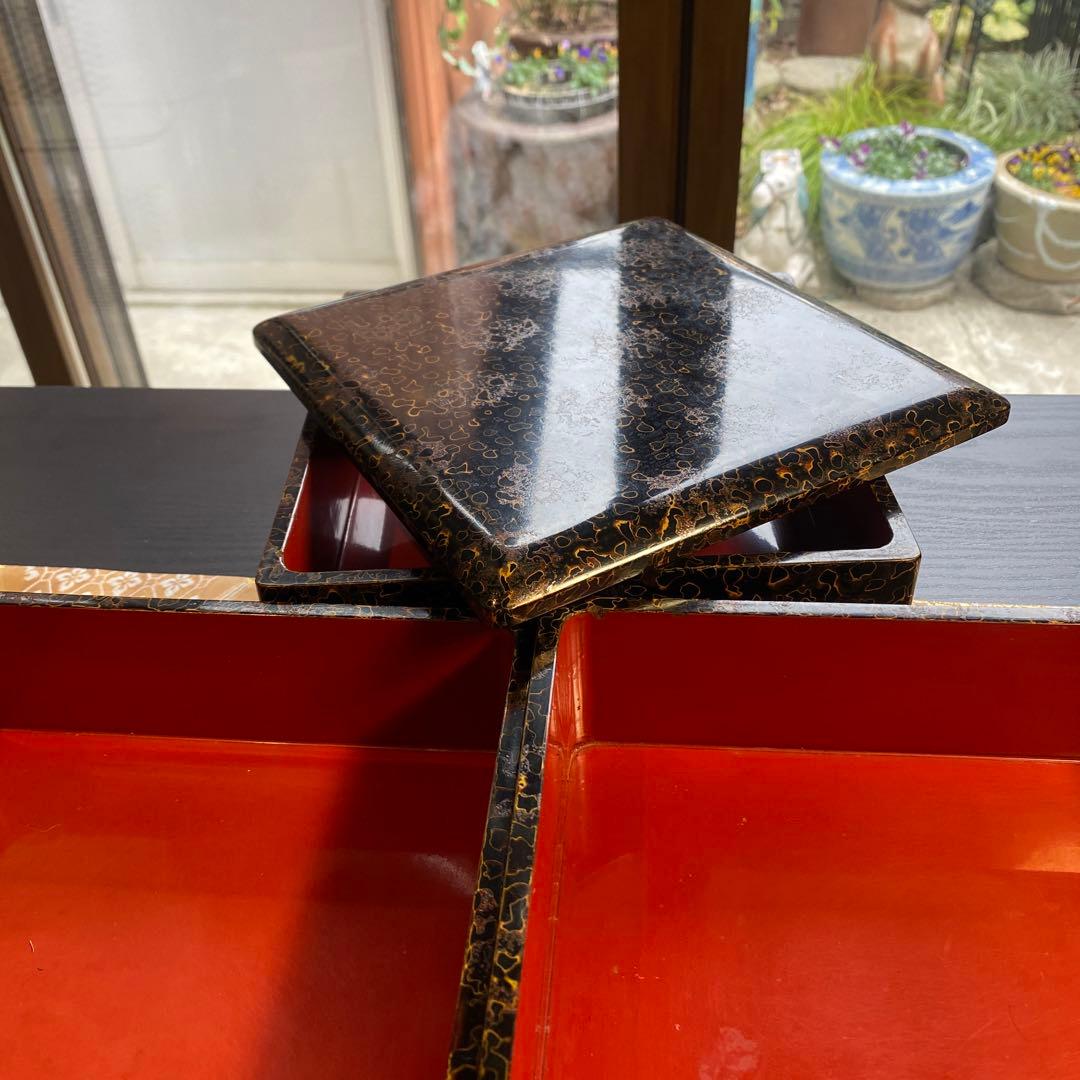 津軽塗り重箱 津軽塗本来の色合いです。