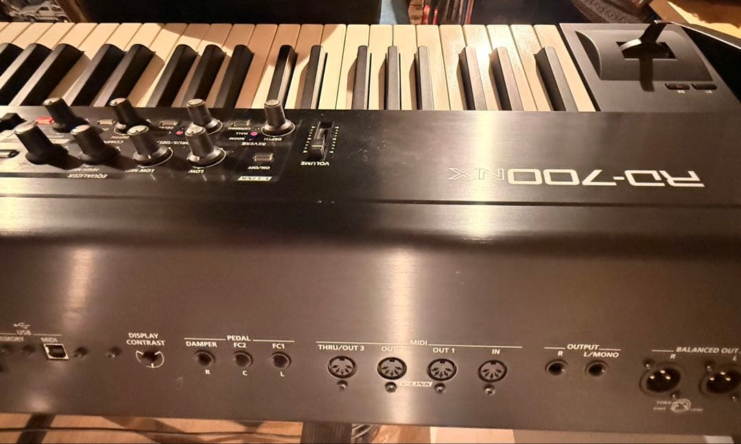 Roland RD-700NX ステージピアノ｜送料込み｜動作良好