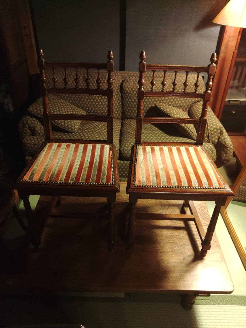 希少　フランス　アンティークチェア　２脚　彫刻　ヴィンテージ　椅子　レア