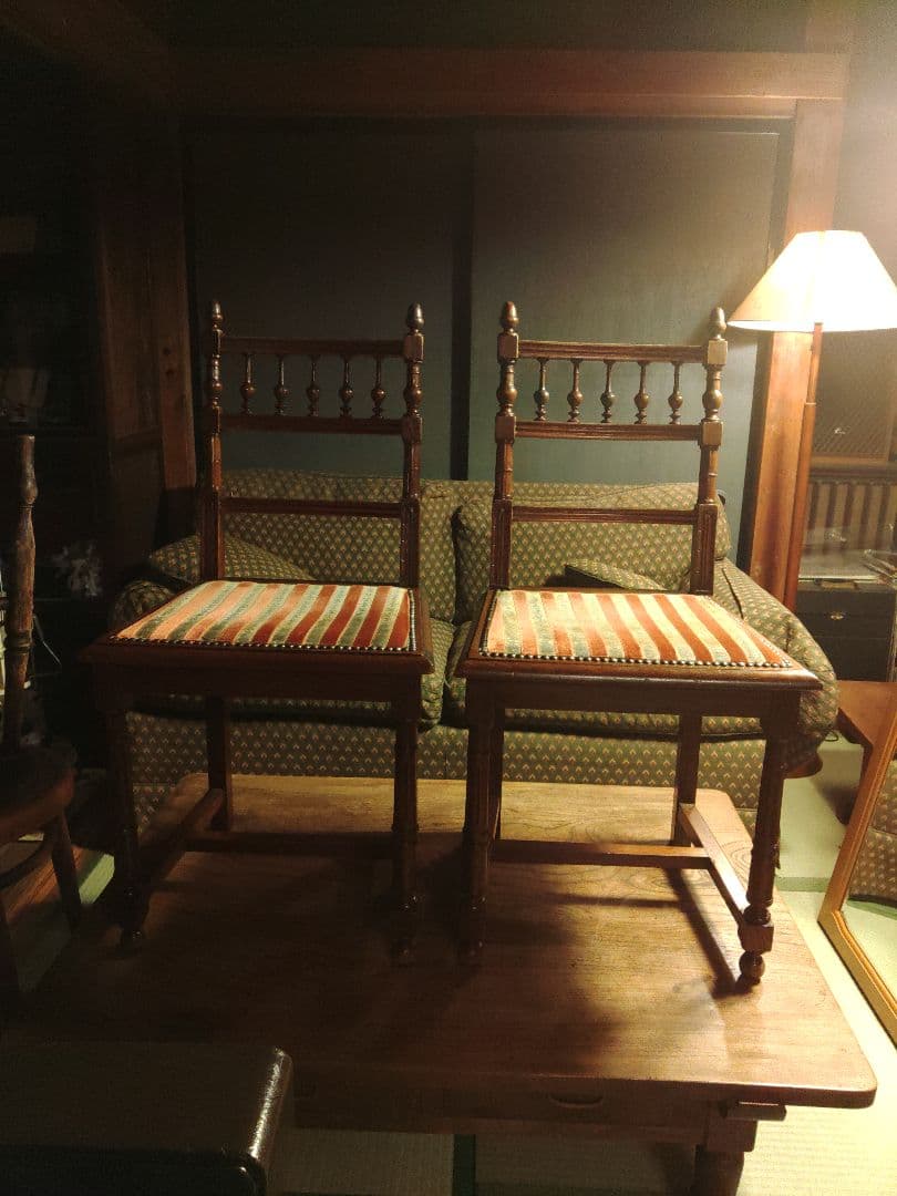 希少　フランス　アンティークチェア　２脚　彫刻　ヴィンテージ　椅子　レア