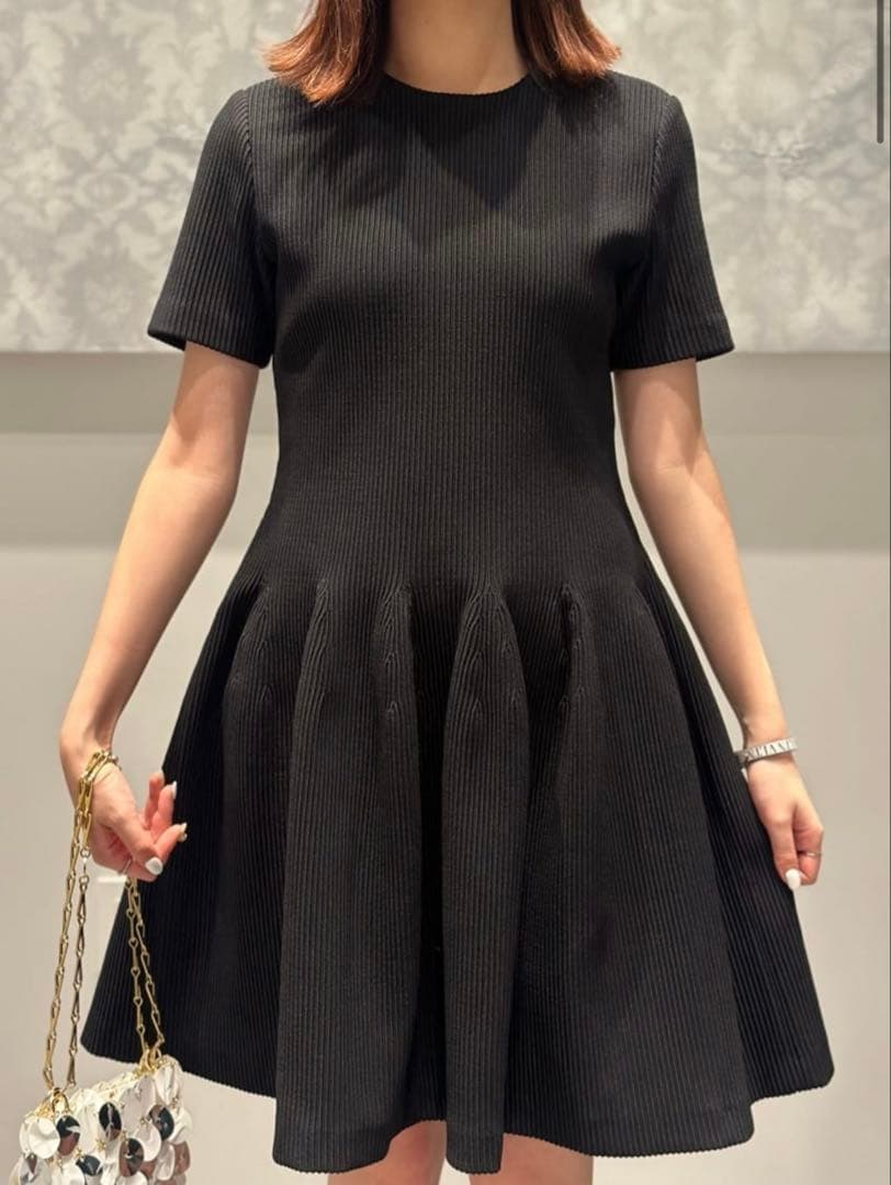 CFCL 膝丈ニットワンピース 2024ss ブラック