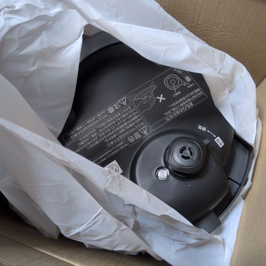 Panasonic 電気圧力鍋　2.0L SR-MP300-K 未使用品