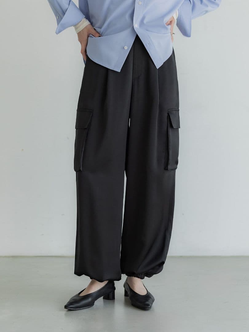 crewre クルーレ　マットサテンカーゴパンツ　サイズ1